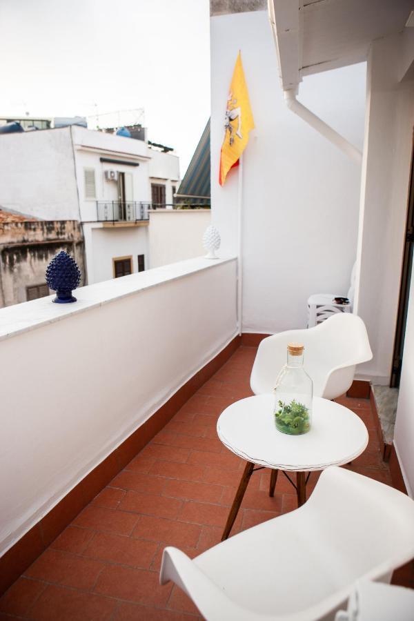 Casa Vacanze Terrasini Duomo Exterior photo